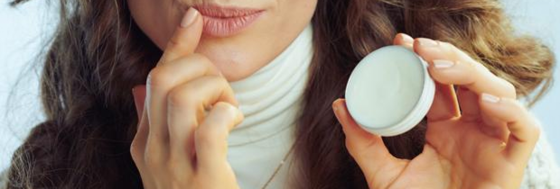 Labios secos, con grietas o heridas: lo que sí y lo que no debes hacer si te pasa